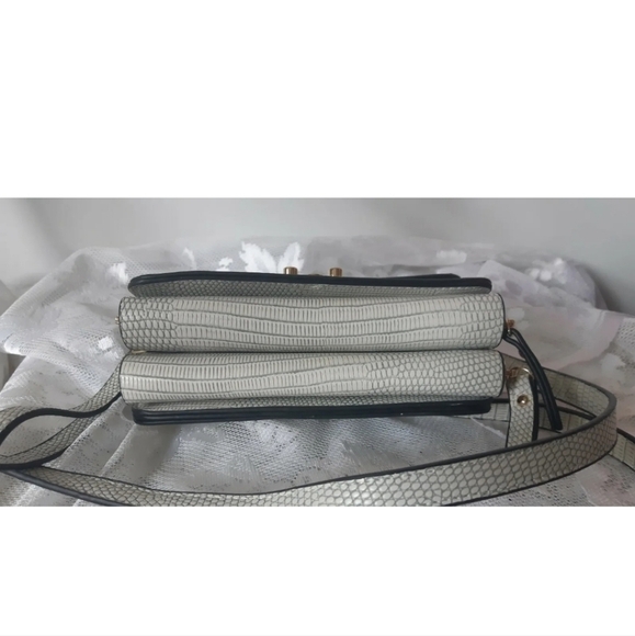 SONDRA ROBERTS SQUARED crossbody wristlet clutch grey faux croc purse minimalist - Picture 3 of 11